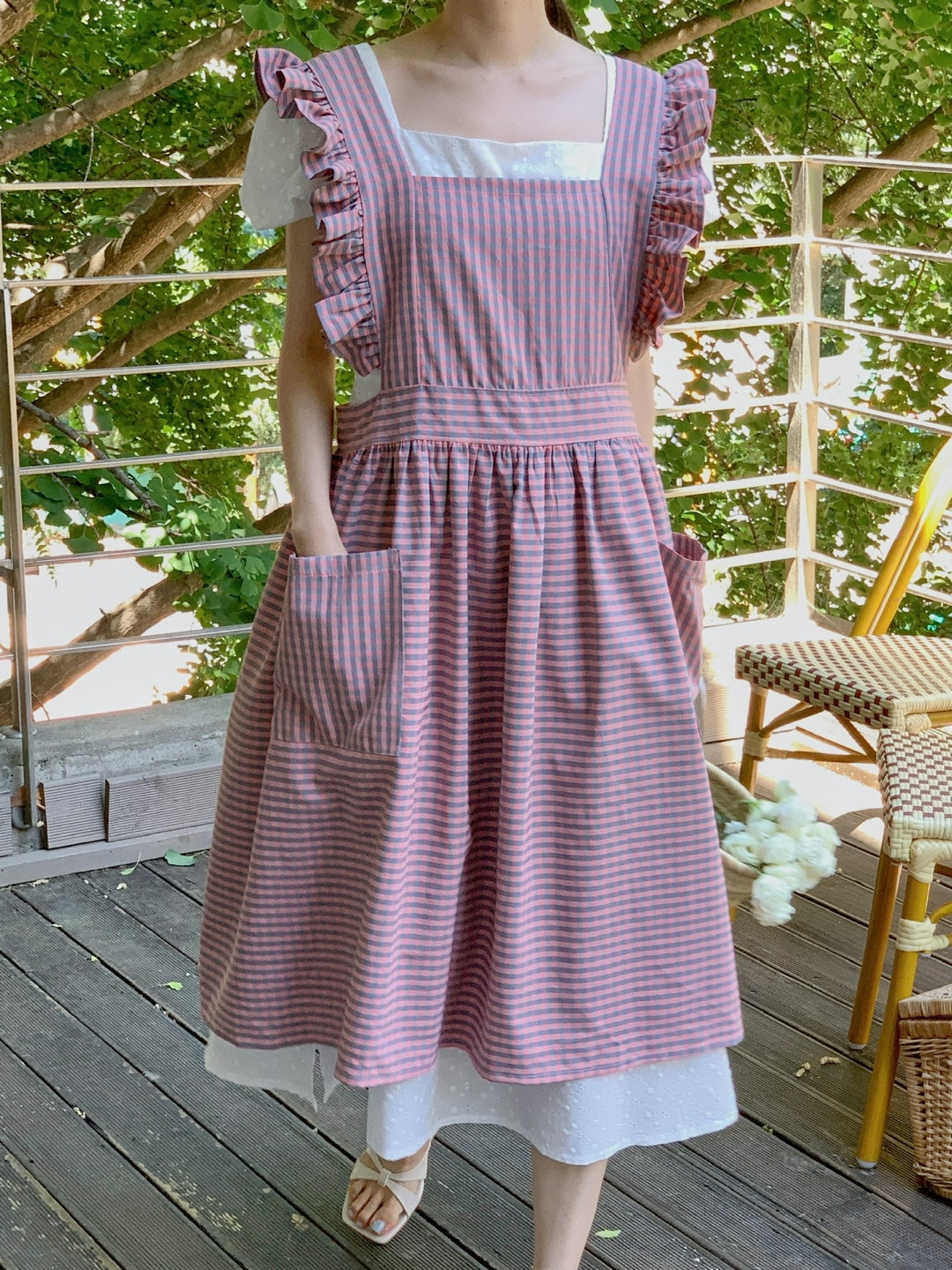 Frill Check Apron