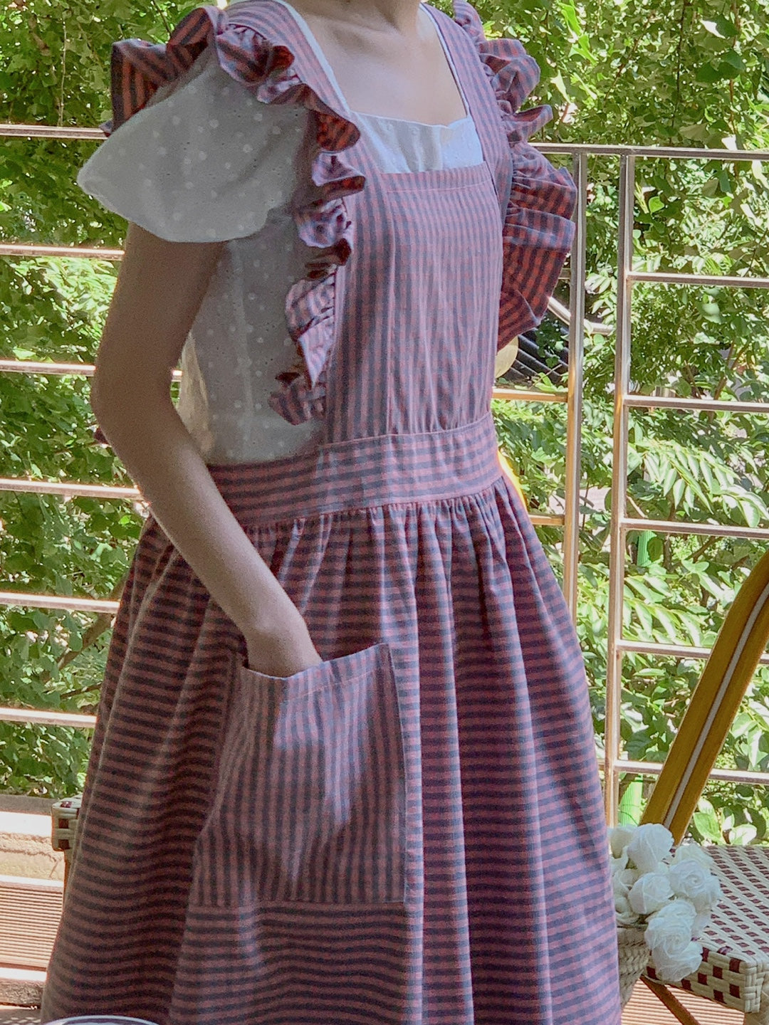 Frill Check Apron