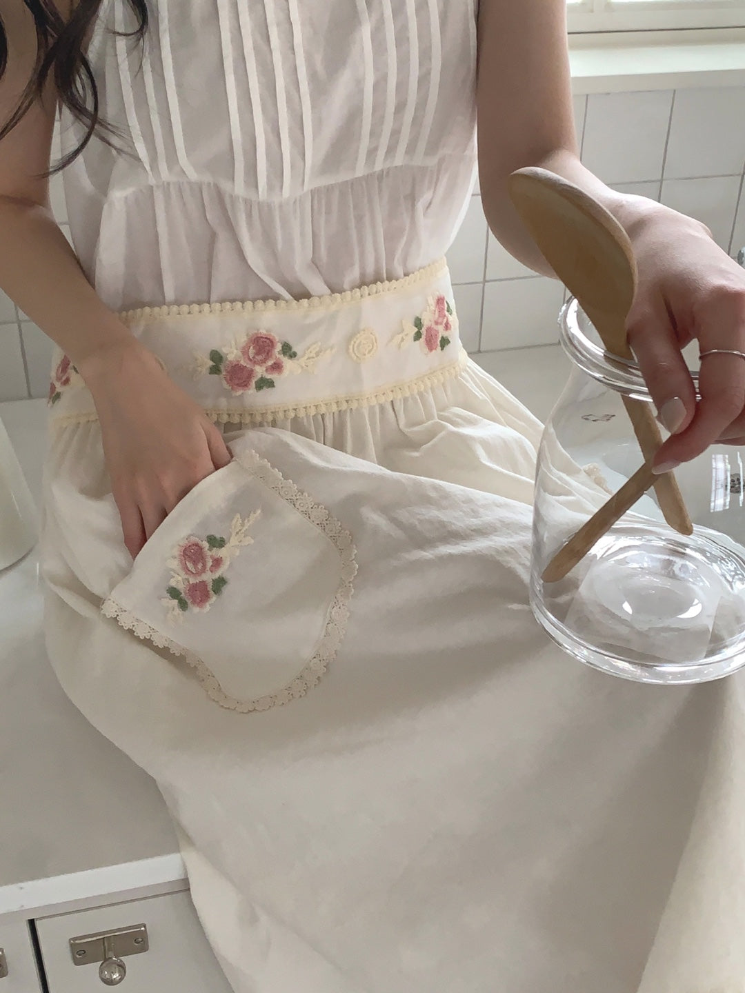 Timeless Cottage Apron