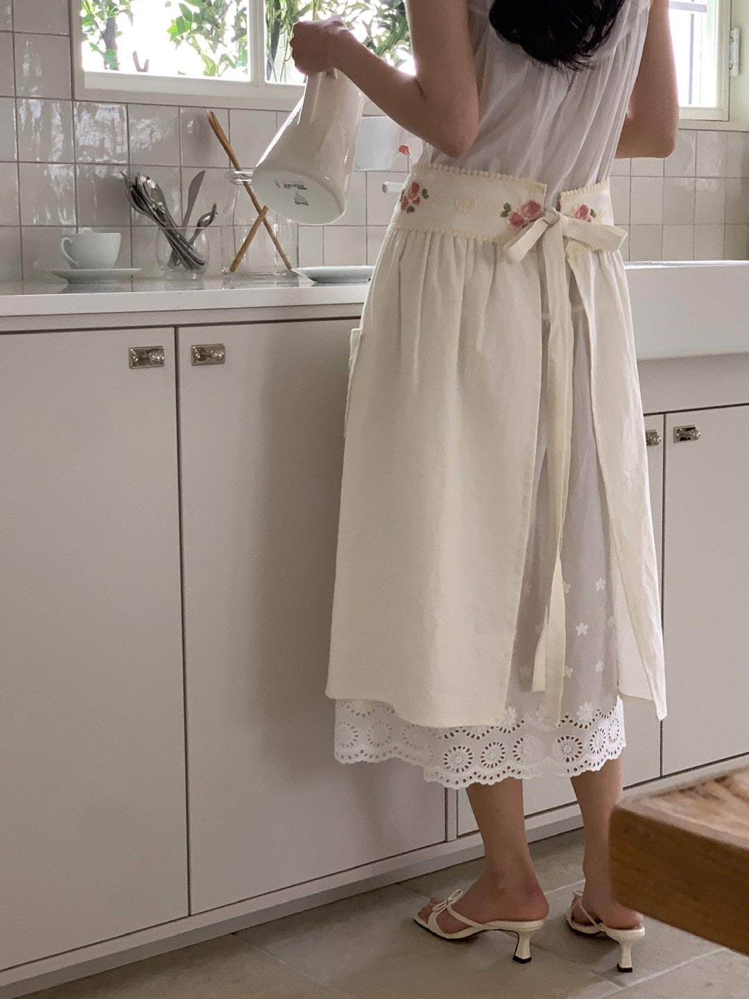 Timeless Cottage Apron